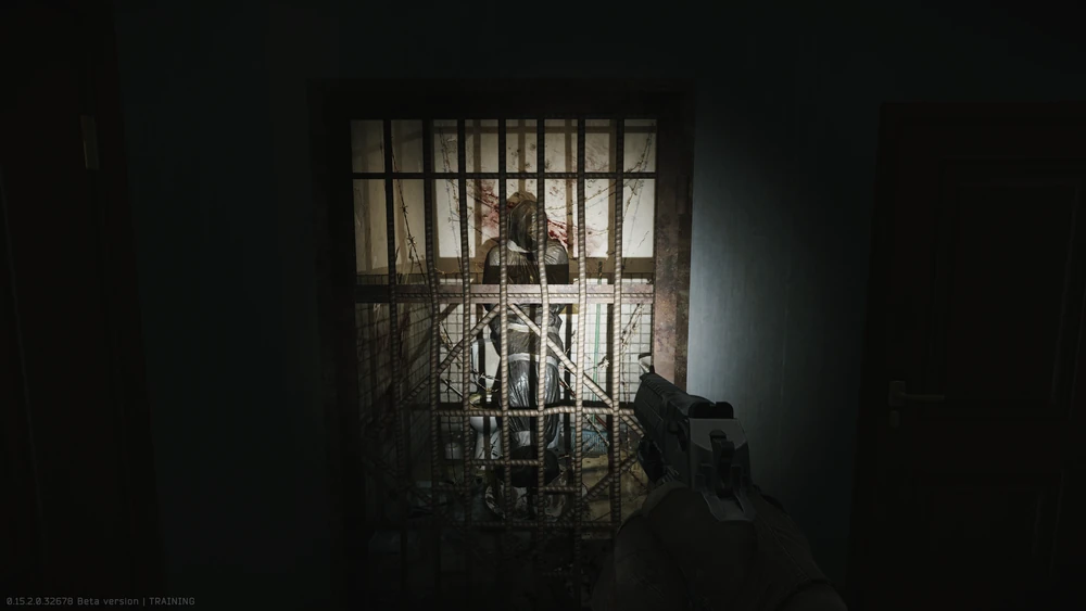 被铁丝网缠绕的尸体处 被铁丝网缠绕的尸体处