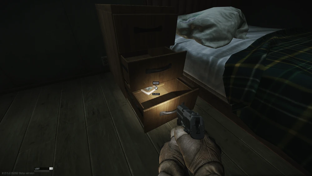 西楼303房间内的相册 西楼303房间内的相册