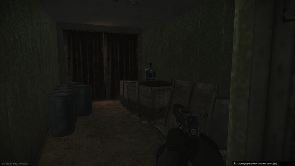 房间内的水桶 房间内的水桶