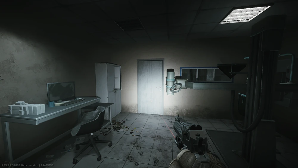 使用钥匙进入X光技术员的房间