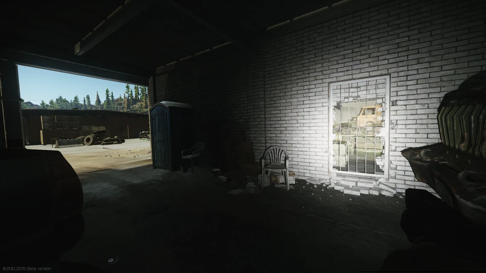 车库的坦克房栅栏门 车库的坦克房栅栏门